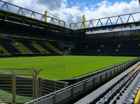 Unsere Fußballmannschaft beim BVB – Probetraining und Stadionbesichtigung